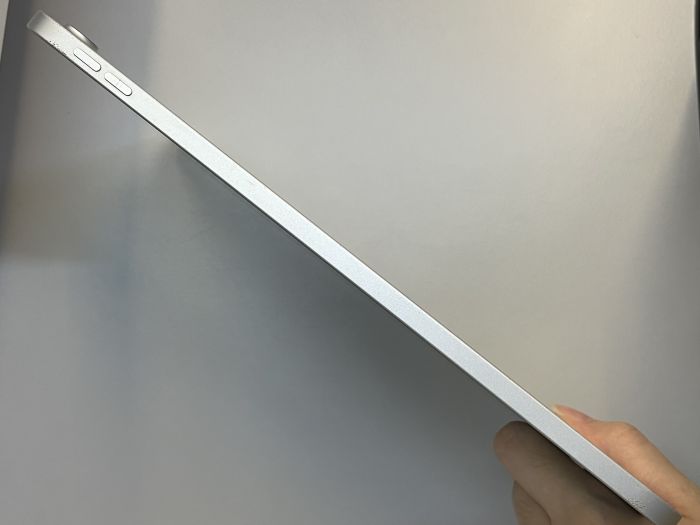 iPad (10th Gen 2022) Wi-fi · 2/7