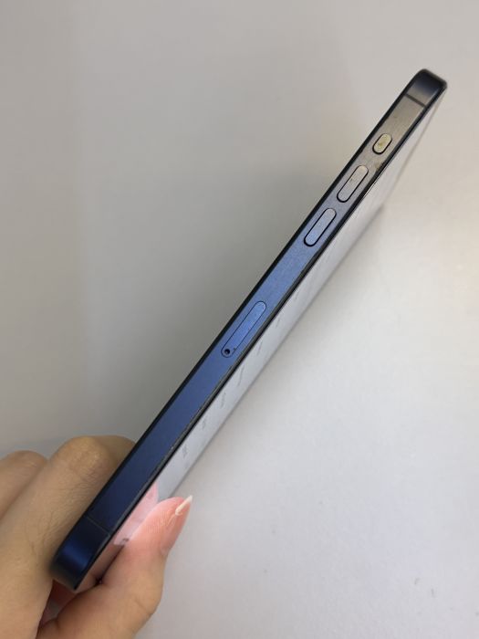 iPhone 15 Pro Max · 2/9