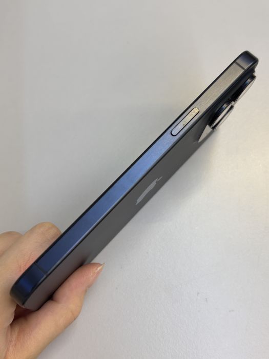 iPhone 15 Pro Max · 3/9