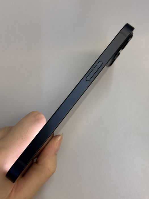 iPhone 13 · 3/9