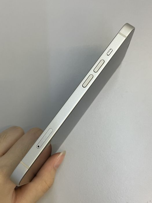 iPhone 13 · 2/9