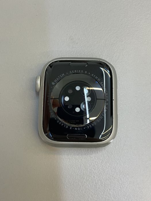 Apple Watch Series 9 41mm GPS · 3/7