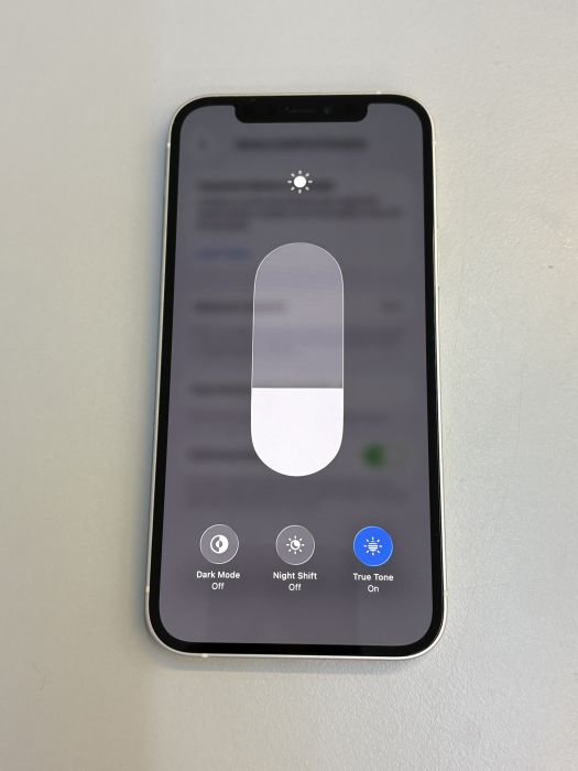 iPhone 12 · 6/10
