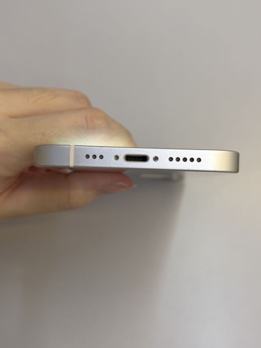 iPhone 12 · 4/10