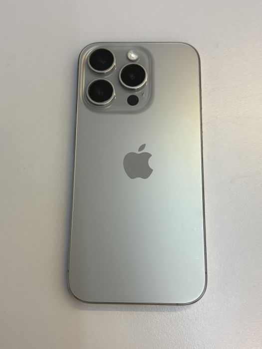iPhone 15 Pro · 1/10