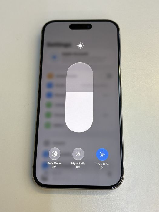 iPhone 15 Pro · 6/10