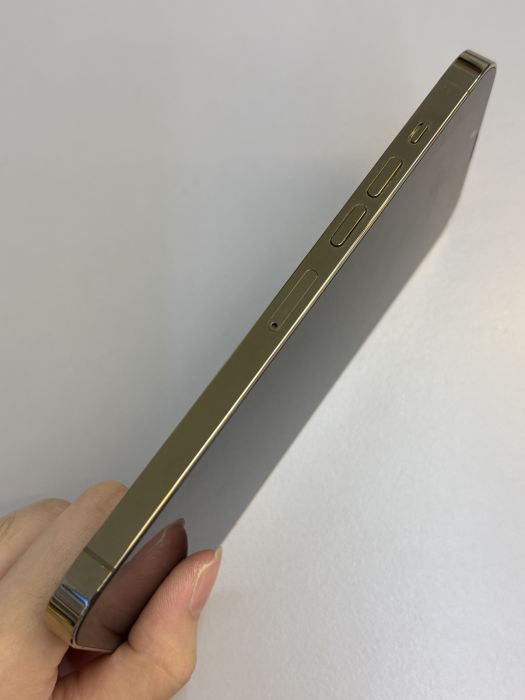 iPhone 13 Pro Max · 2/9