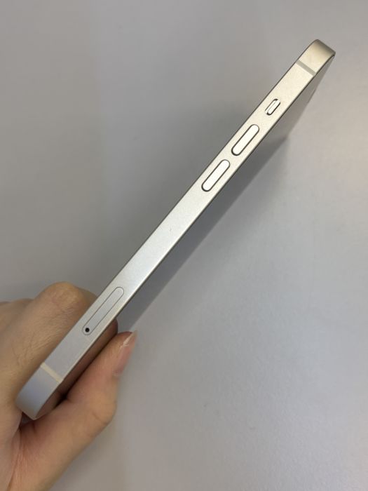 iPhone 13 · 2/9