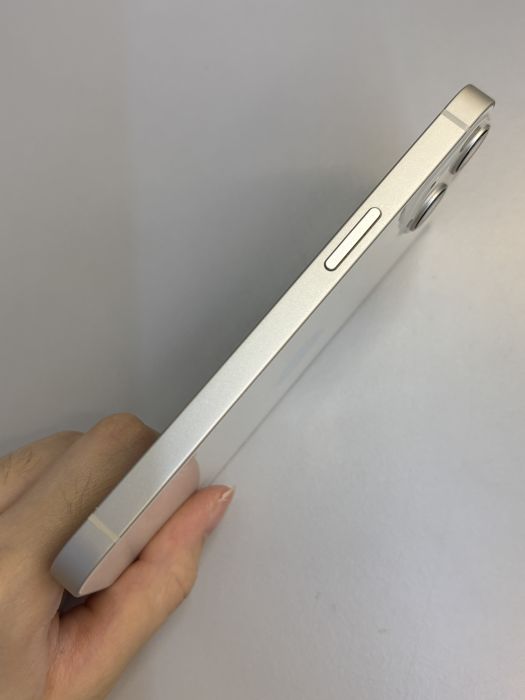 iPhone 13 · 3/9