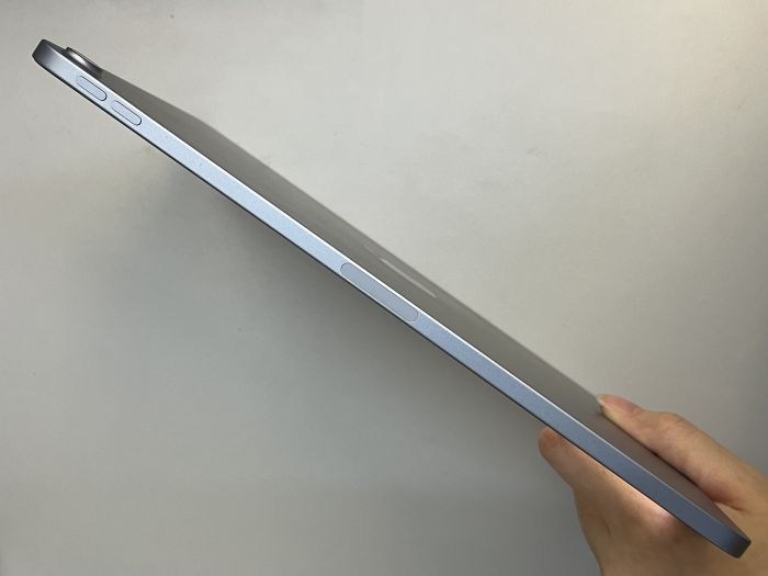 iPad Air (4th Gen 2020) Wi-fi · 2/7