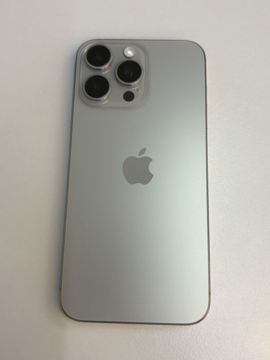 iPhone 15 Pro Max · 1/9