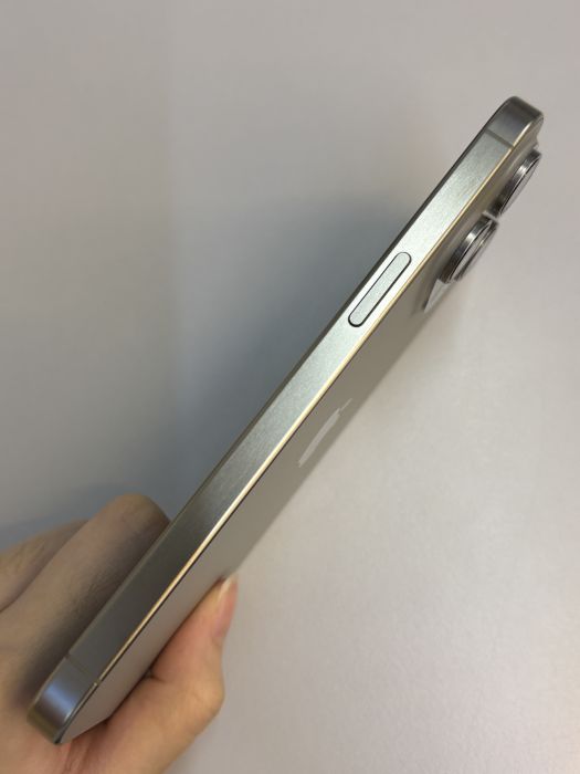 iPhone 15 Pro Max · 3/9