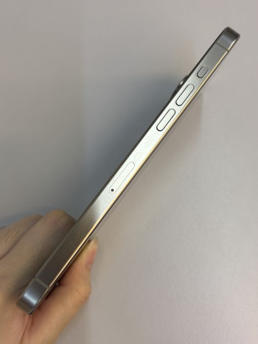iPhone 15 Pro Max · 2/9
