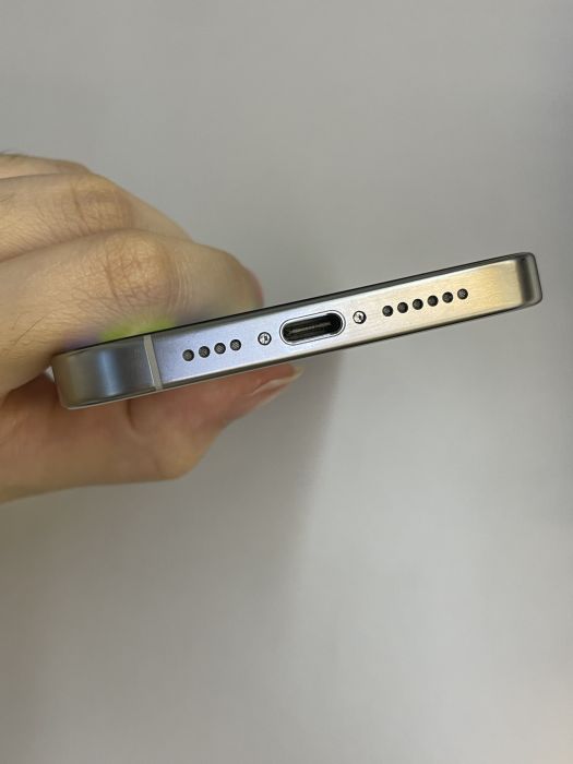 iPhone 15 Pro Max · 4/9