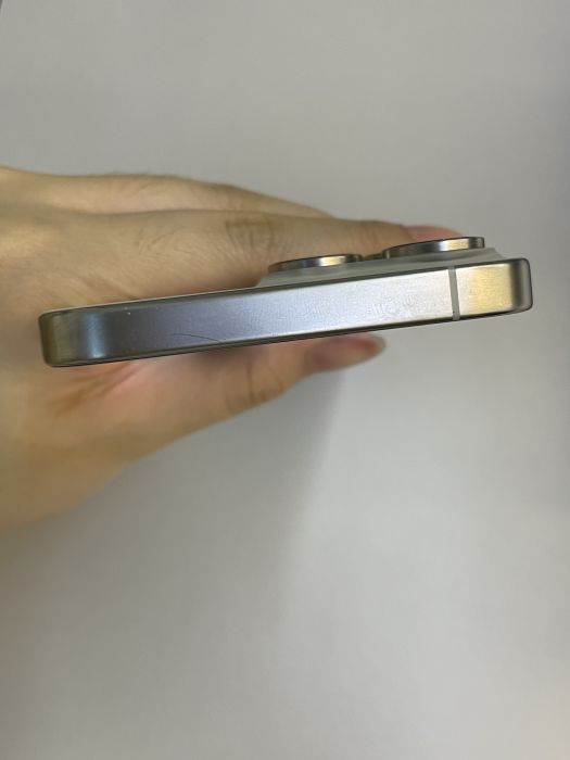 iPhone 15 Pro Max · 5/9