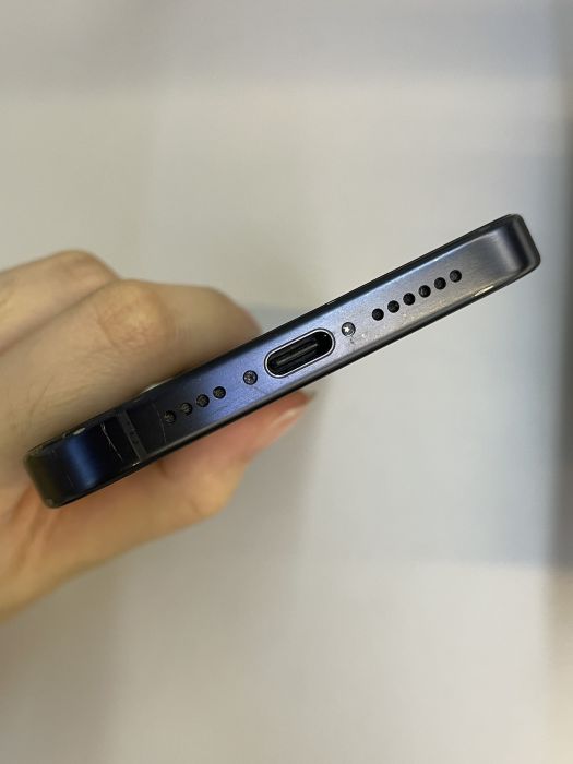 iPhone 15 Pro Max · 4/9