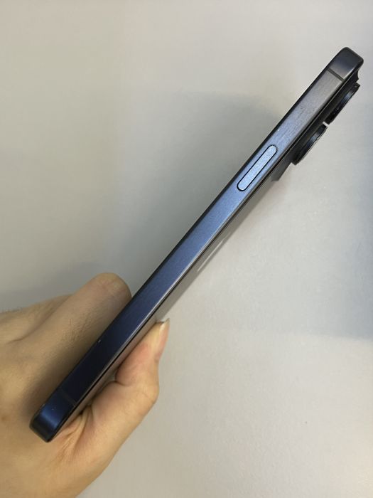 iPhone 15 Pro Max · 3/9