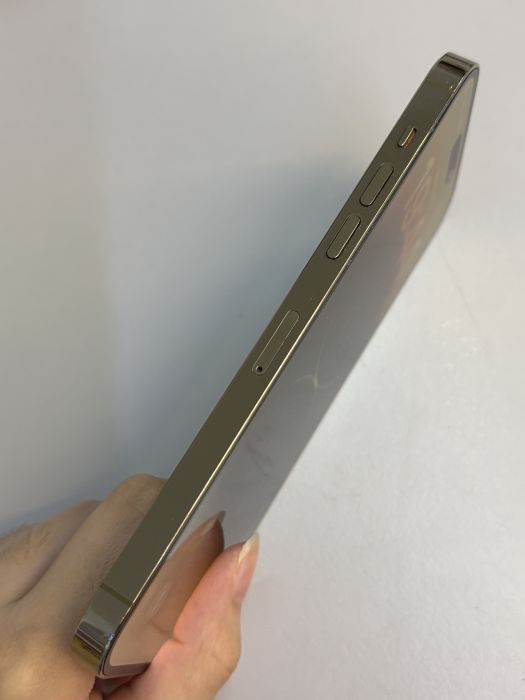 iPhone 14 Pro Max · 2/9