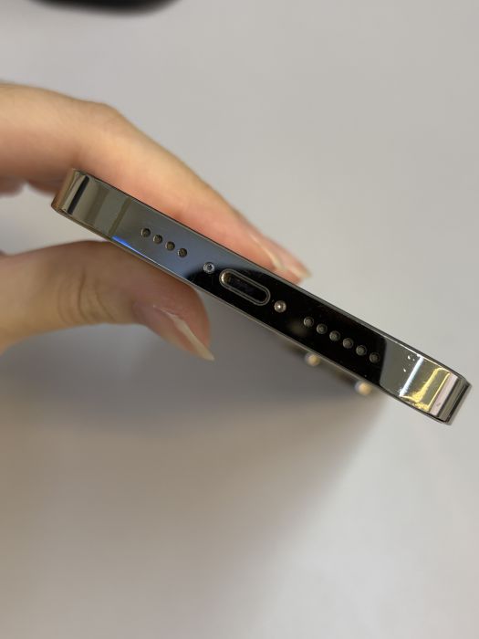 iPhone 14 Pro Max · 4/9