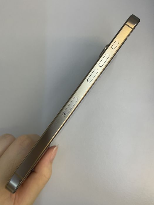 iPhone 16 Pro Max · 2/9