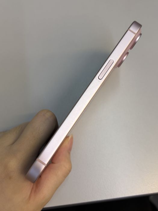 iPhone 15 · 3/9