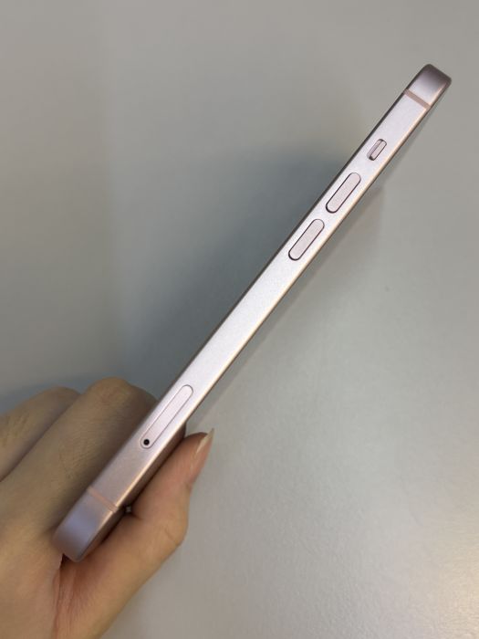 iPhone 15 · 2/9