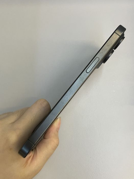 iPhone 15 Pro Max · 3/9