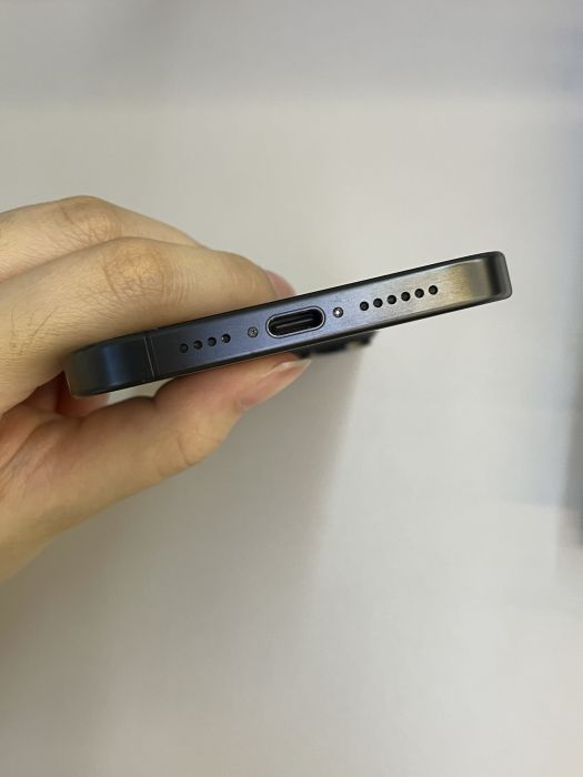 iPhone 15 Pro Max · 4/9