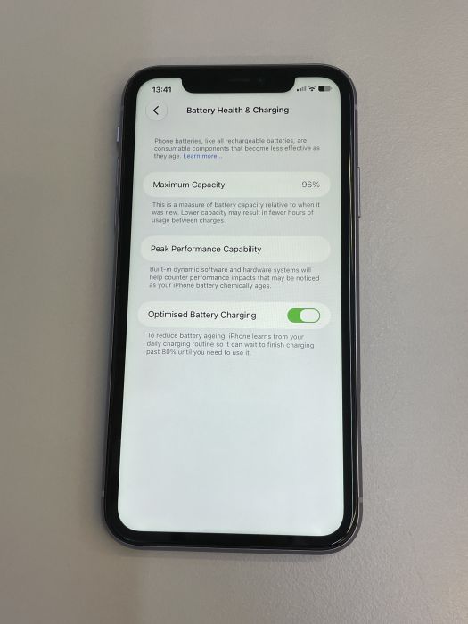 iPhone 11 · 8/9