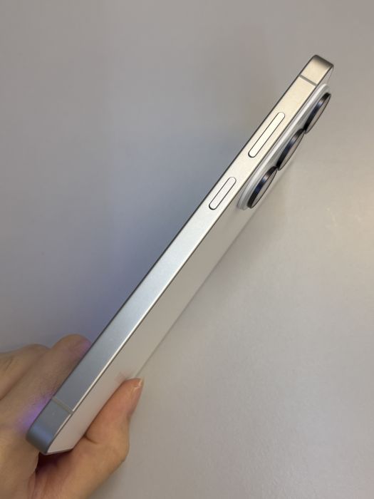 Samsung Galaxy S26 Ultra · 3/8