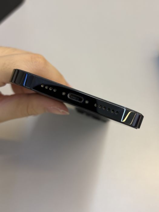 iPhone 14 Pro Max · 4/9
