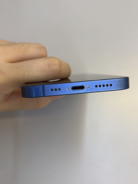 iPhone 13 · 4/9