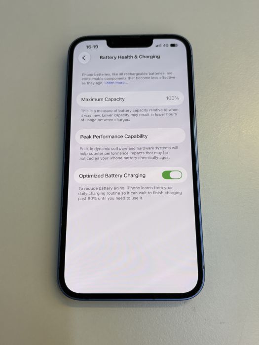 iPhone 13 · 8/9