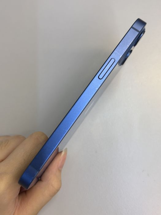 iPhone 13 · 3/9