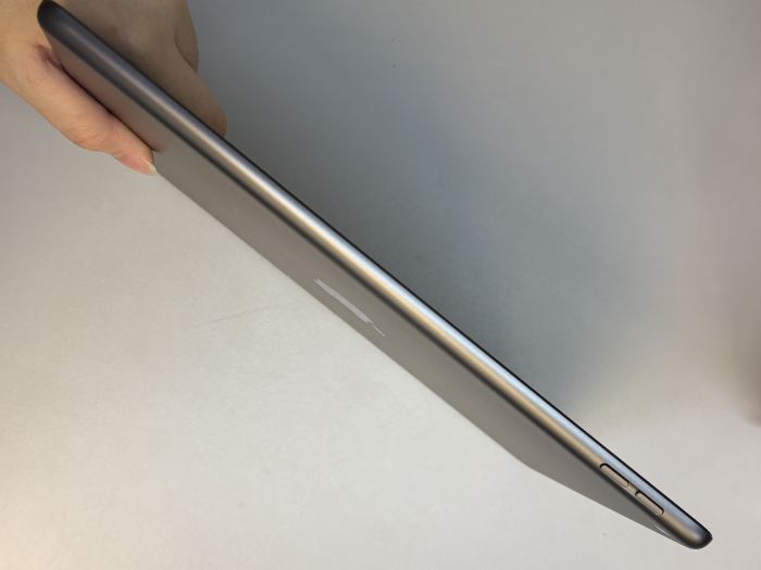 iPad (9th Gen 2021) Wi-fi · 2/6