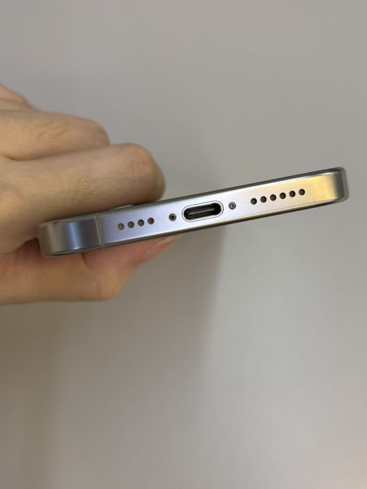 iPhone 16 Pro Max · 4/9