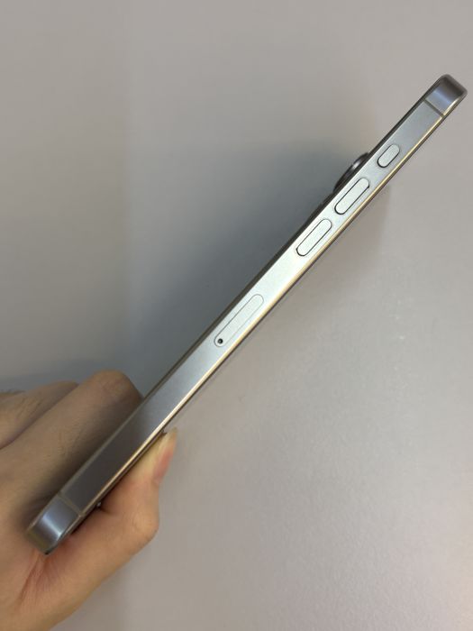 iPhone 16 Pro Max · 2/9