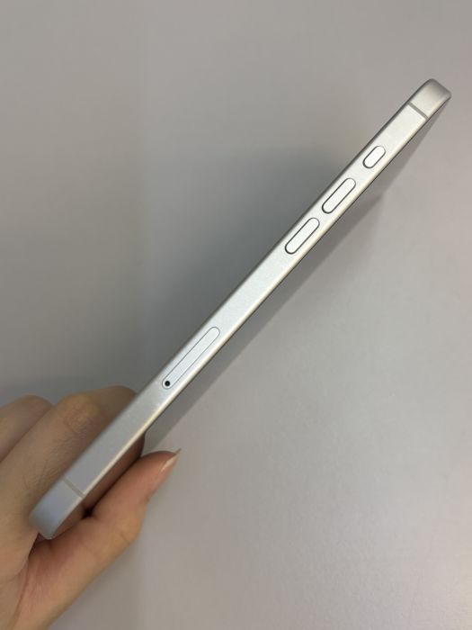iPhone 16 Plus · 2/9