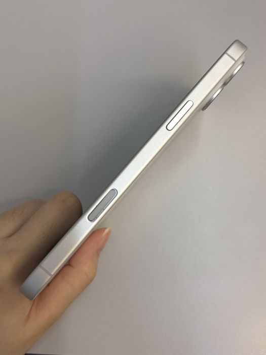 iPhone 16 Plus · 3/9