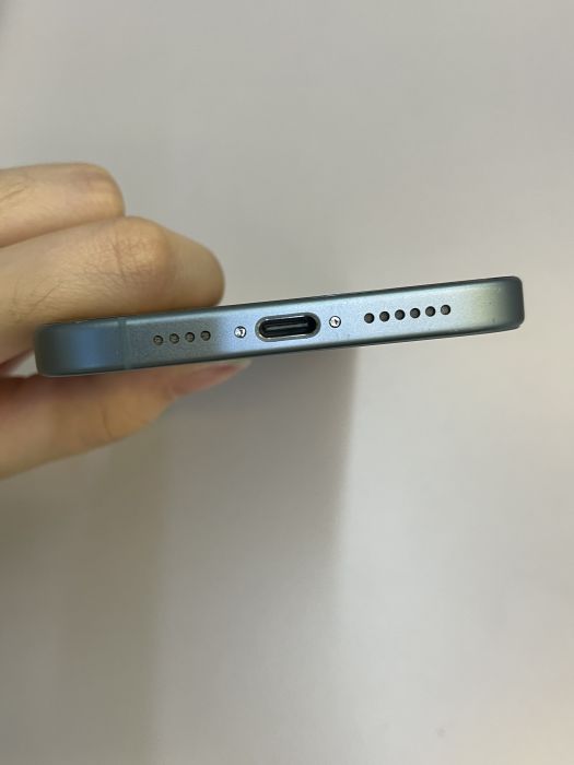 iPhone 16 Plus · 4/10
