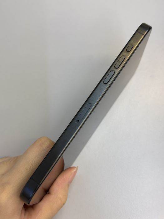 iPhone 15 Pro Max · 2/9