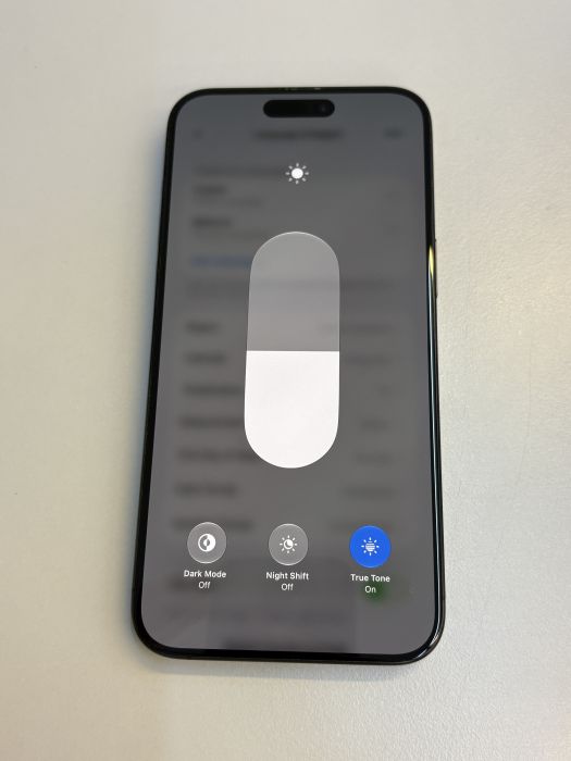 iPhone 15 Pro Max · 6/9