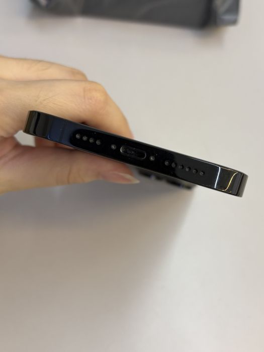 iPhone 14 Pro Max · 4/10