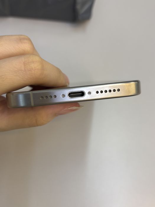 iPhone 15 Pro Max · 4/9