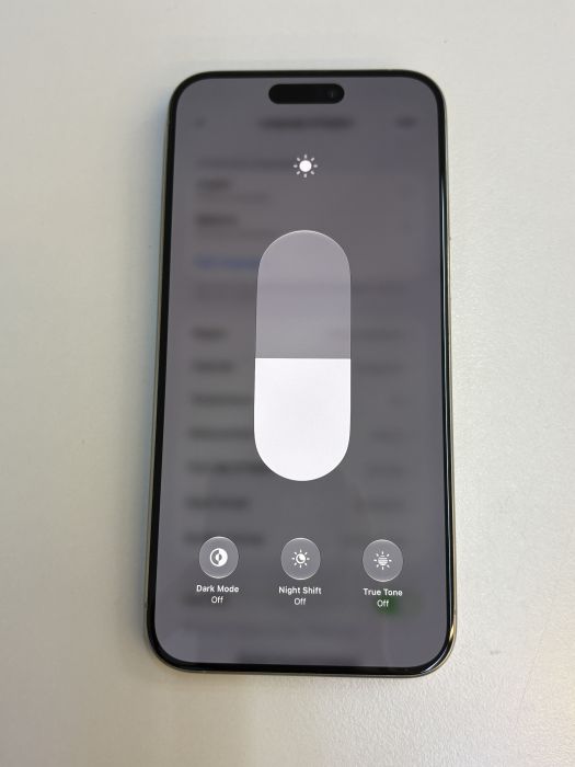 iPhone 15 Pro Max · 6/9