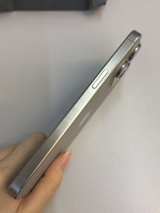iPhone 15 Pro Max · 3/9