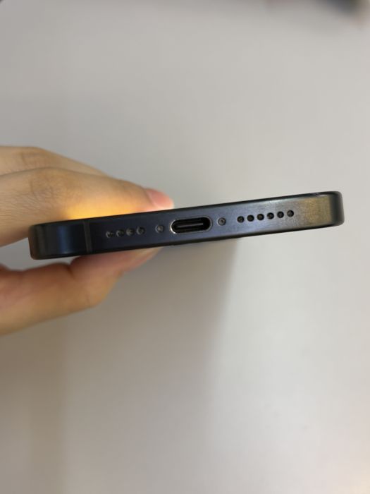 iPhone 15 Pro Max · 4/9