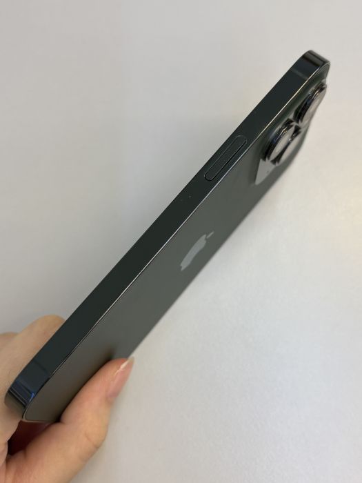 iPhone 13 Pro · 3/9
