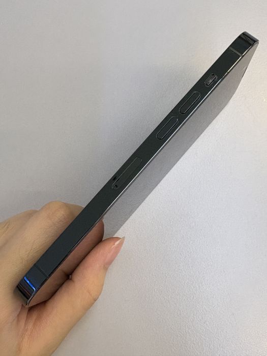 iPhone 13 Pro · 2/9