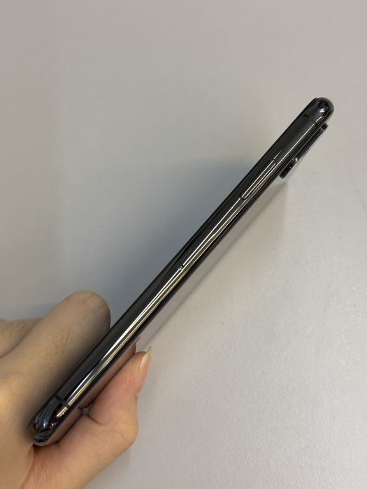 iPhone X · 3/9